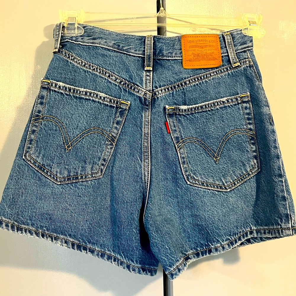 Levi’s Shorts - High Loose Size 24 (XS,S) NEVER WORN.